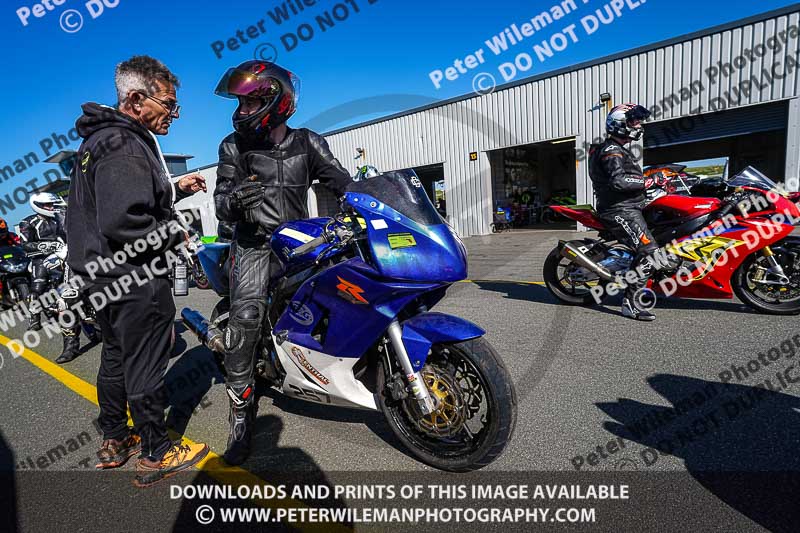 anglesey no limits trackday;anglesey photographs;anglesey trackday photographs;enduro digital images;event digital images;eventdigitalimages;no limits trackdays;peter wileman photography;racing digital images;trac mon;trackday digital images;trackday photos;ty croes